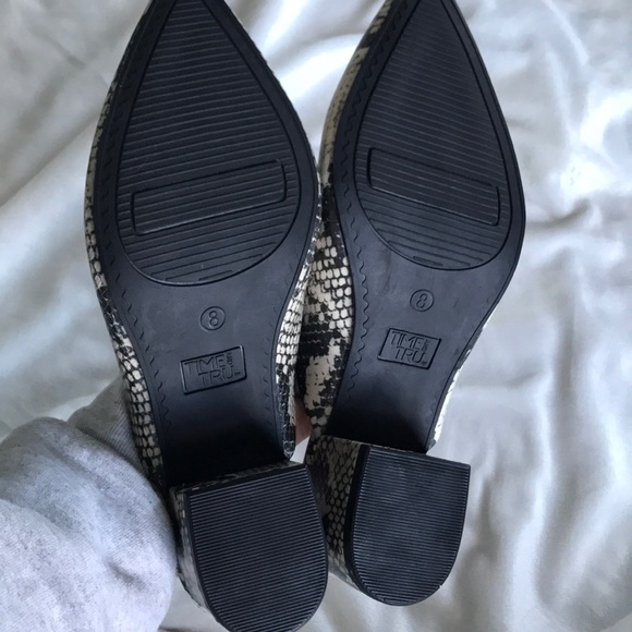 NEW snakeskin pointed toe heeled mules, size 8 - Picture 10 of 11